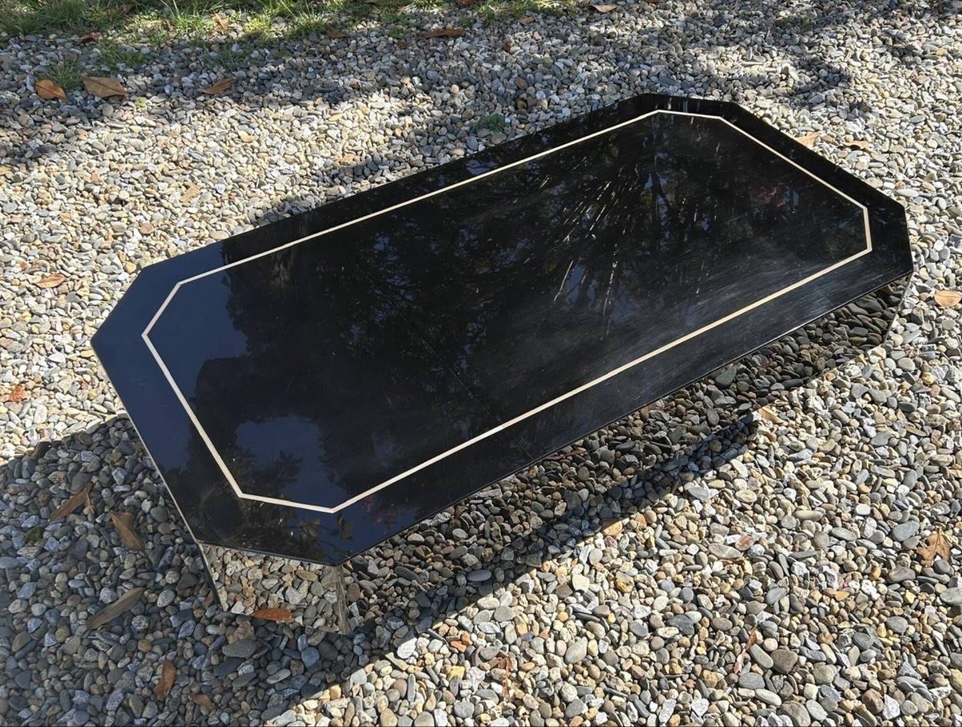 Lacquered table by Roche Bobois from the 70s, attributed to J-C Mahey.