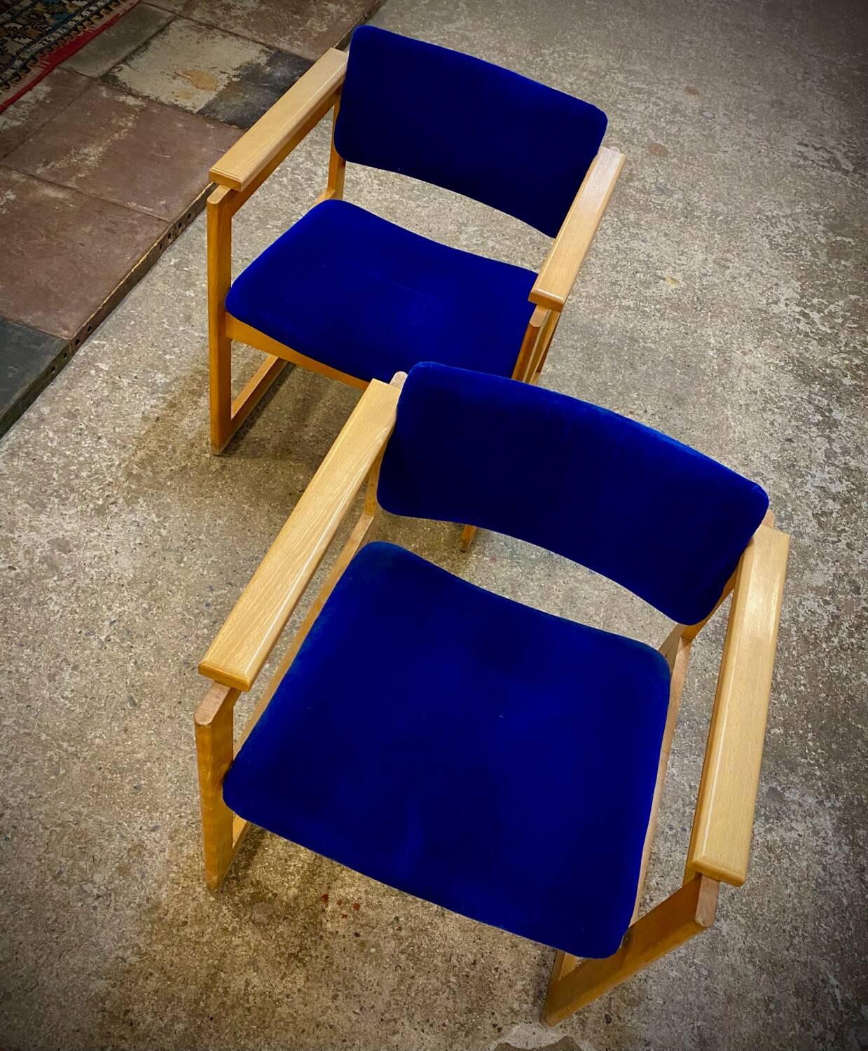 2 Fauteuils par Mortier Michel