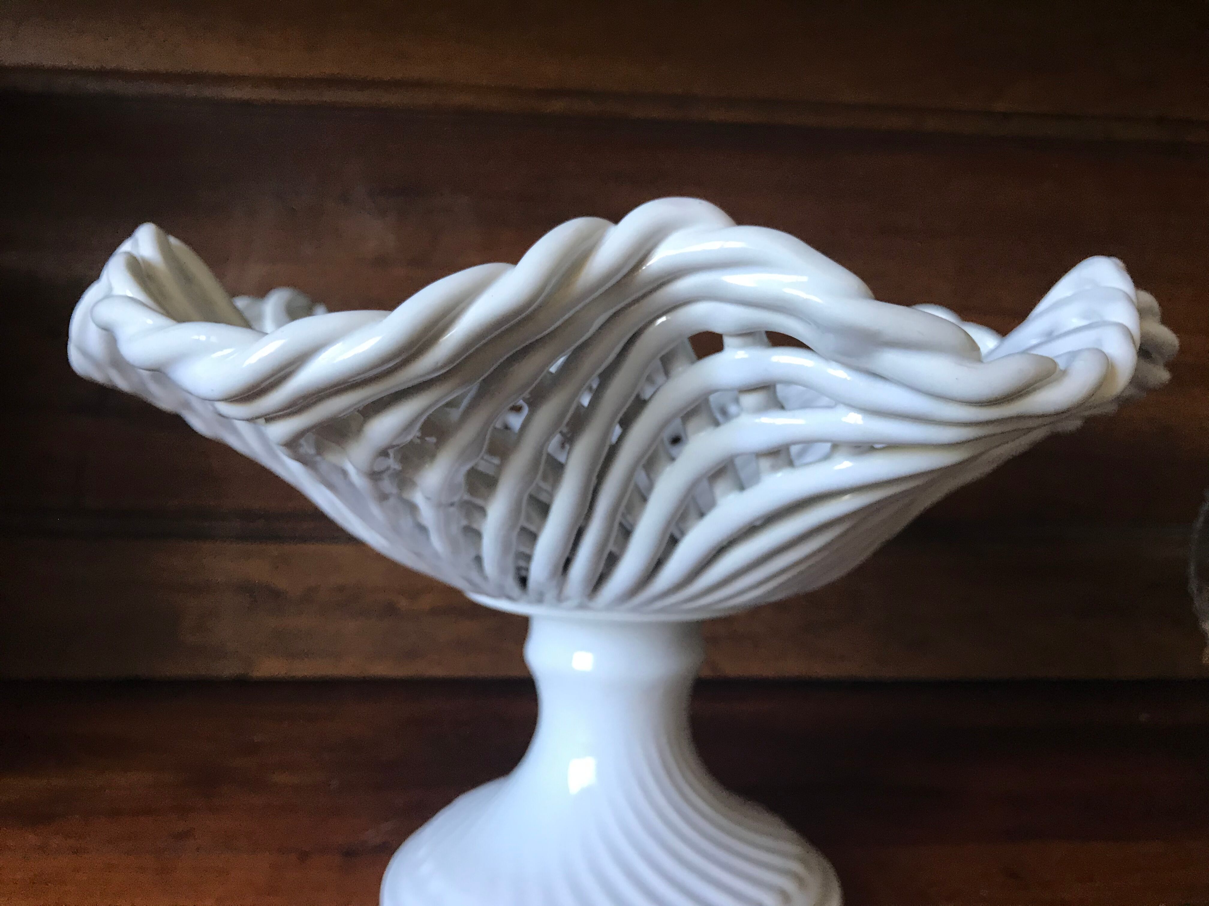 Coupe Vintage émaillée Sur Pied – Hauteur 12,5 Cm Diamètre 15 Cm – à Identifier