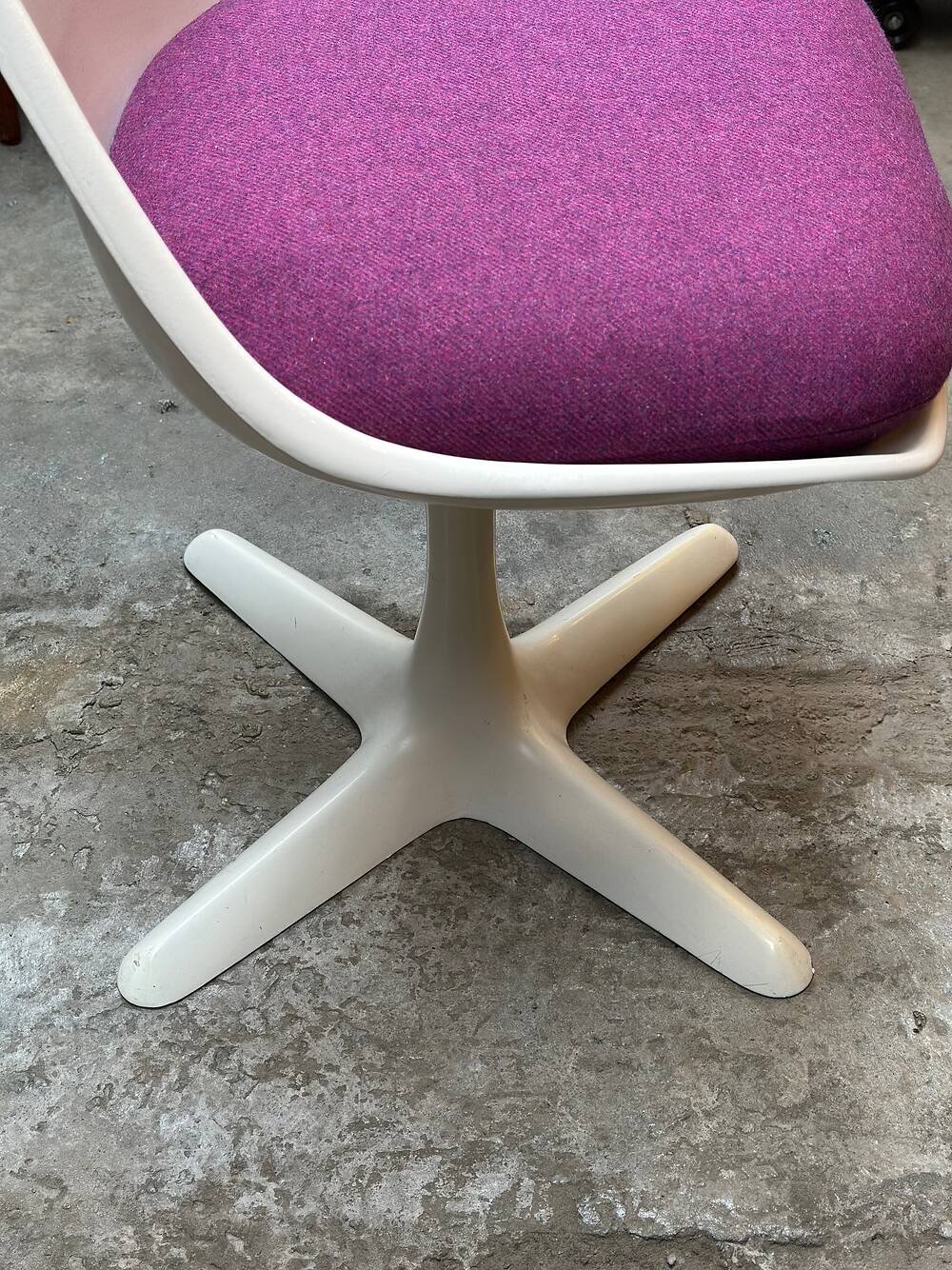 4 tulip chairs, Maurice Burke, Arkana, England, 1960s