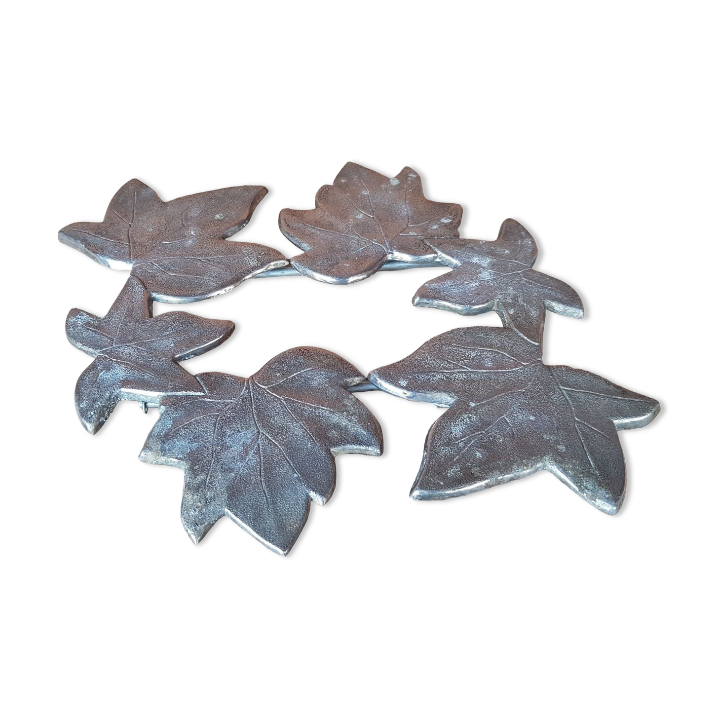 Underside flat silver metal extendable decoration leaves