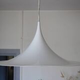 Suspension blanche Fog & Morup modèle Semi trompette