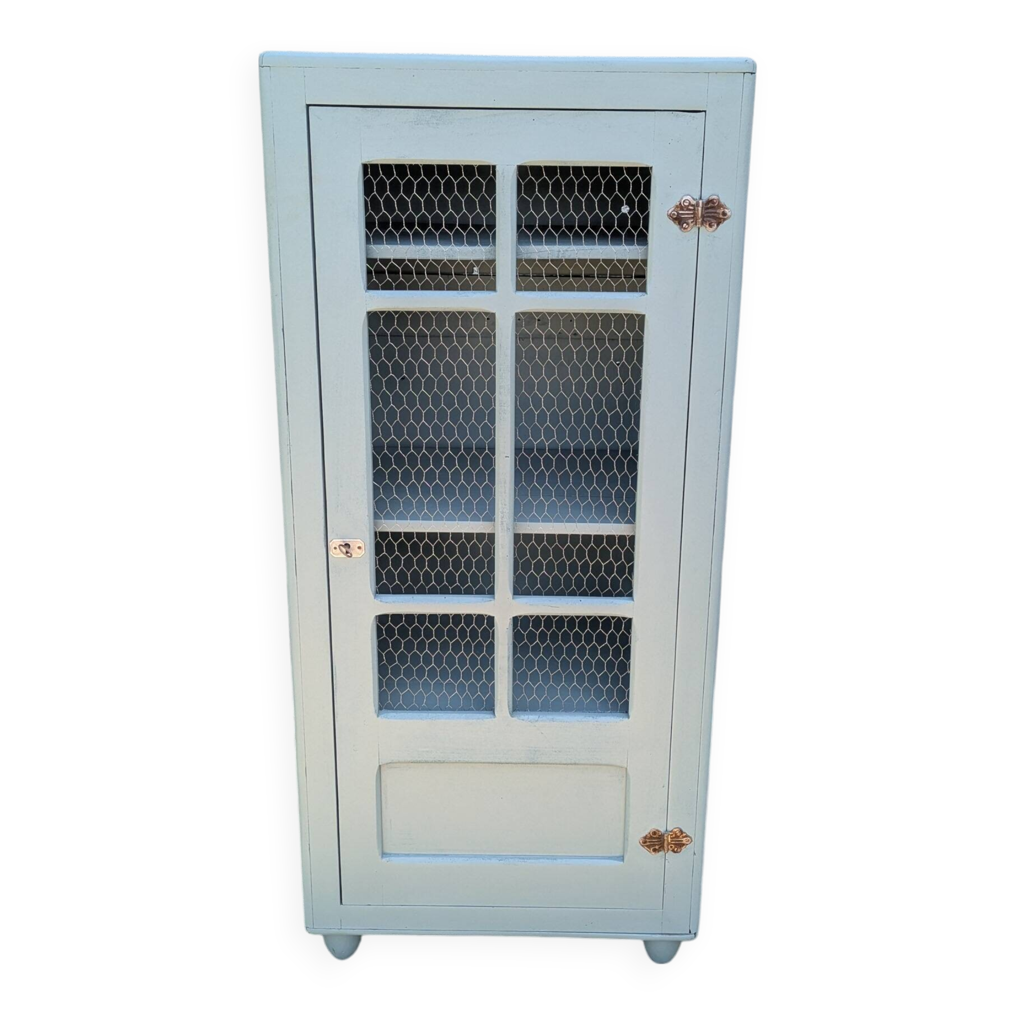 Small Parisian wardrobe