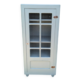 Small Parisian wardrobe