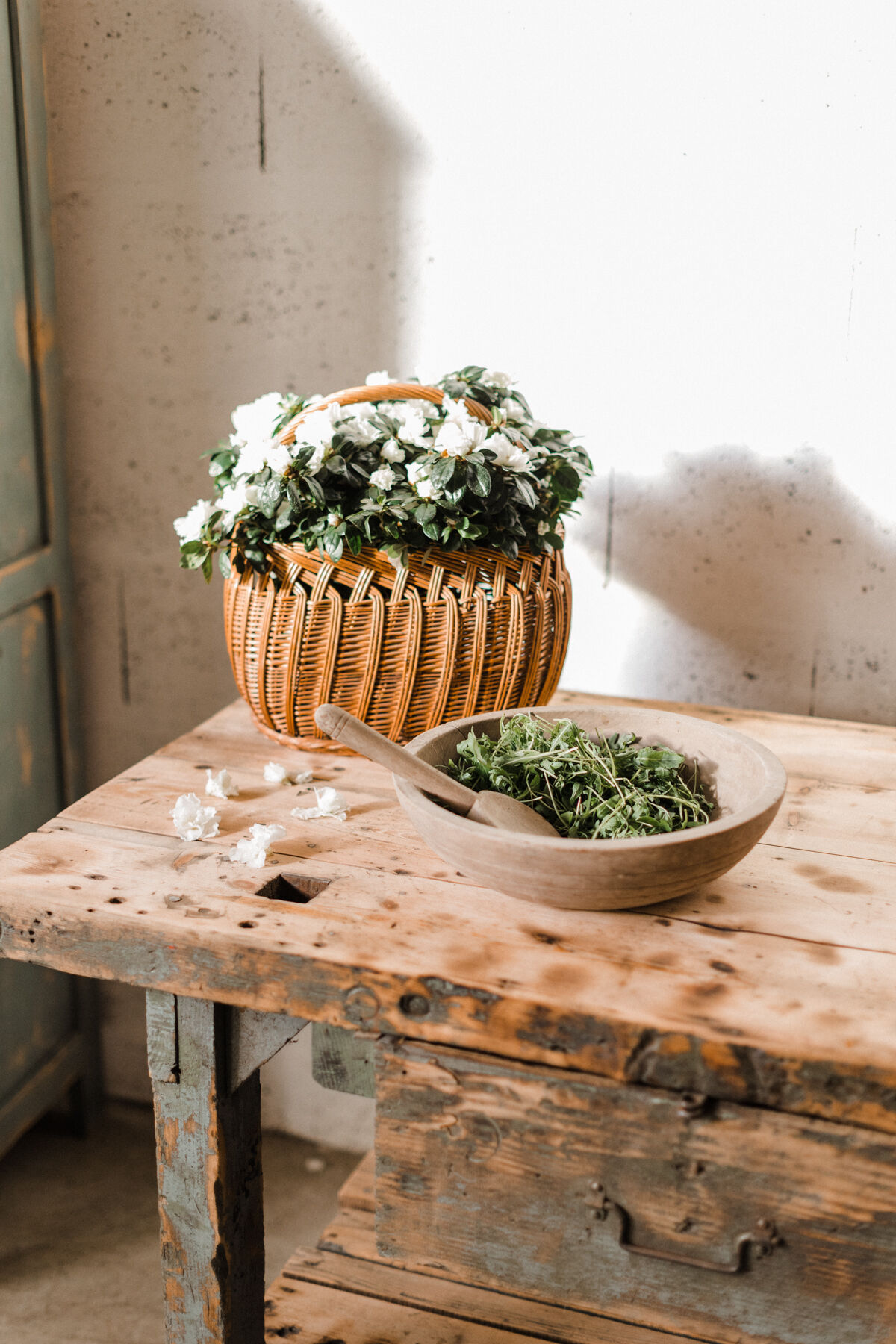 Green wooden workbench – 2 drawers