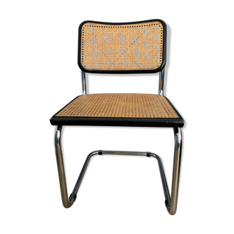 Chaise B32 noire de Marcel Breuer