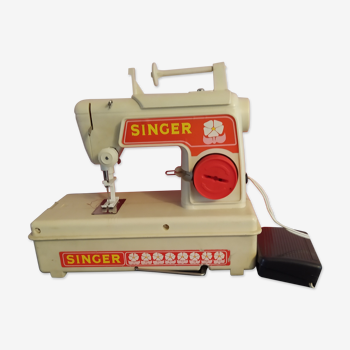 Singer Sewing Machine Child