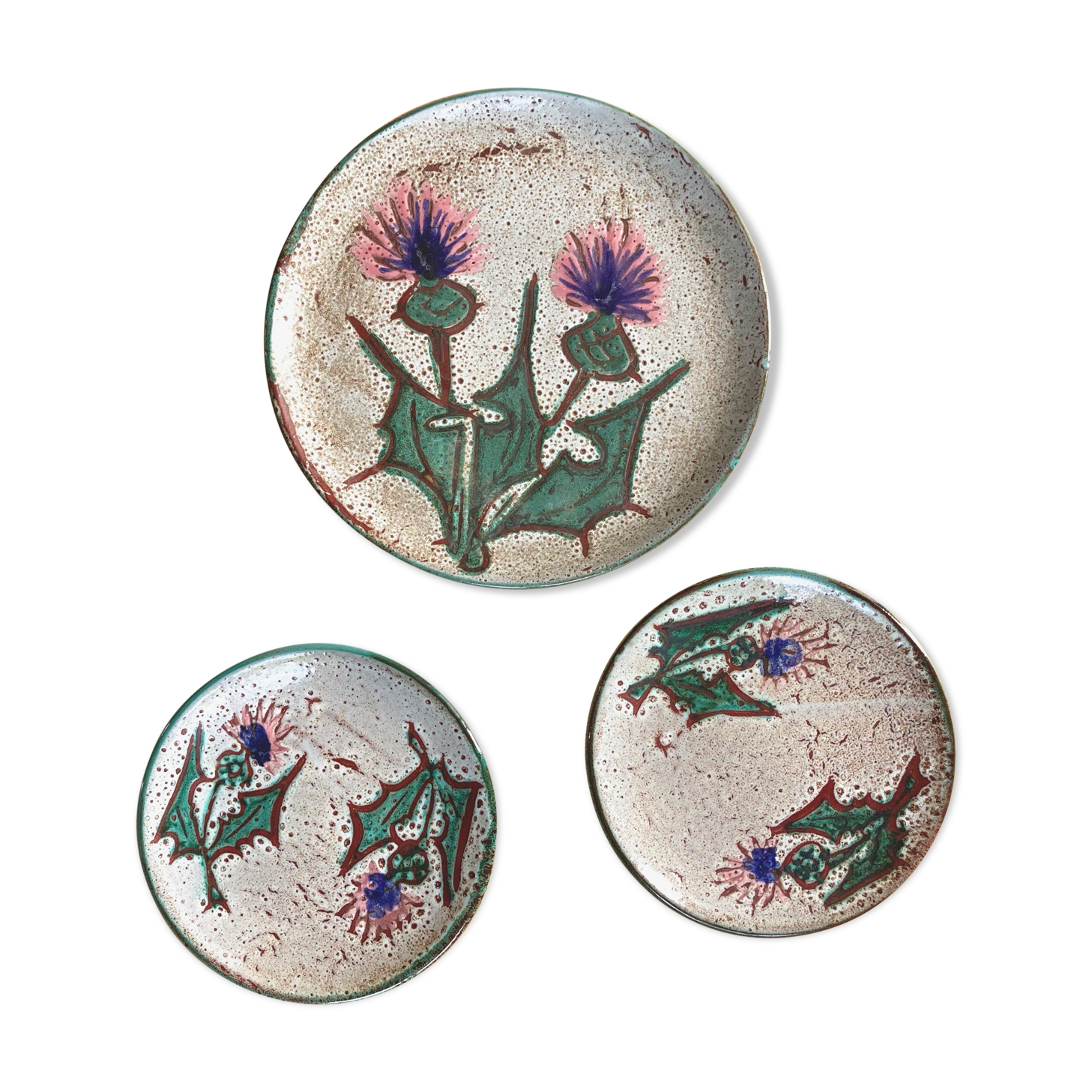 Ceramic plates decoration thistles