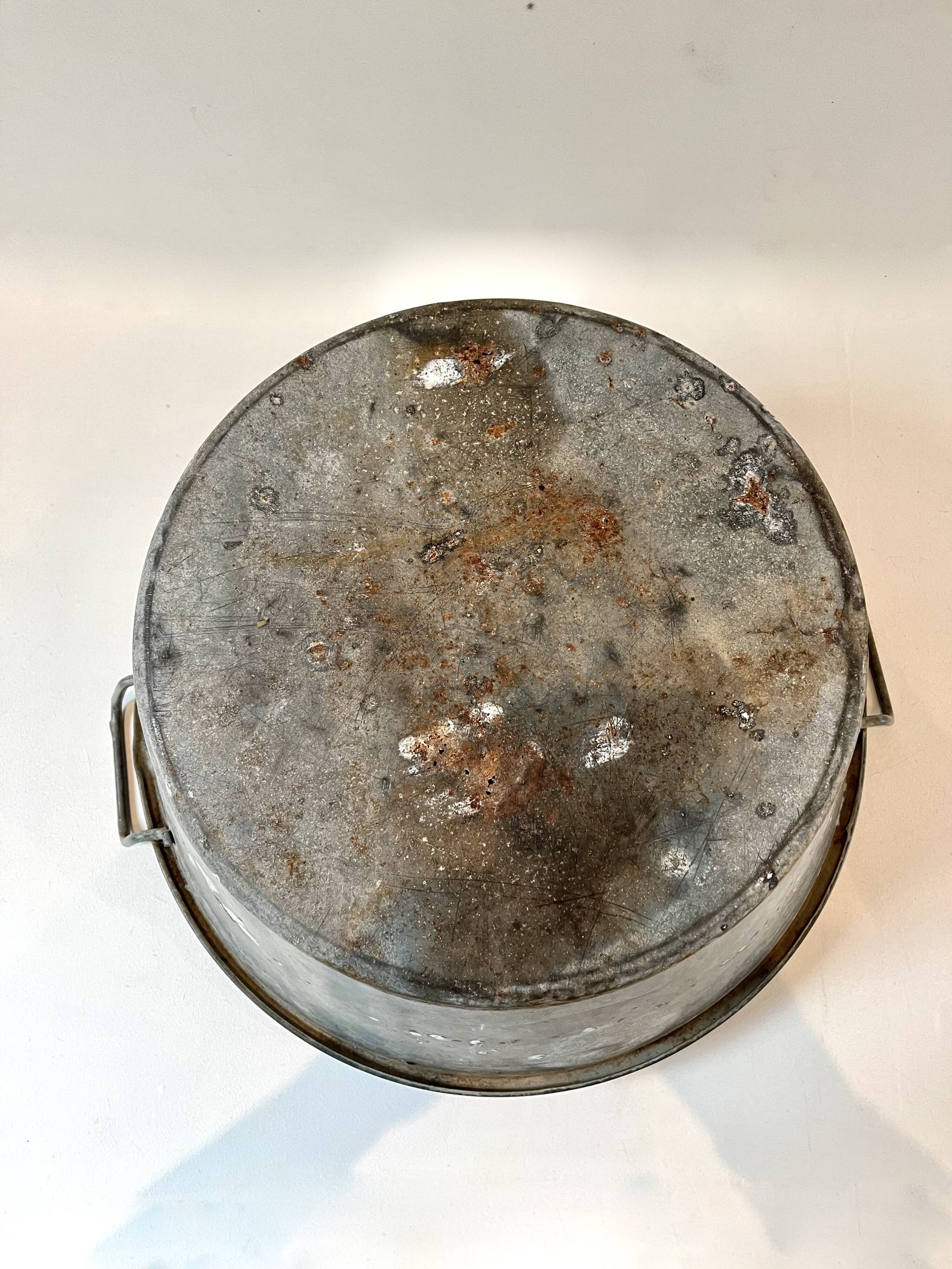 Vintage zinc basin