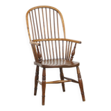 Antique English Windsor Chair from the 19th Century Made of Elm