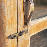 Showcase with 4 door glass panels