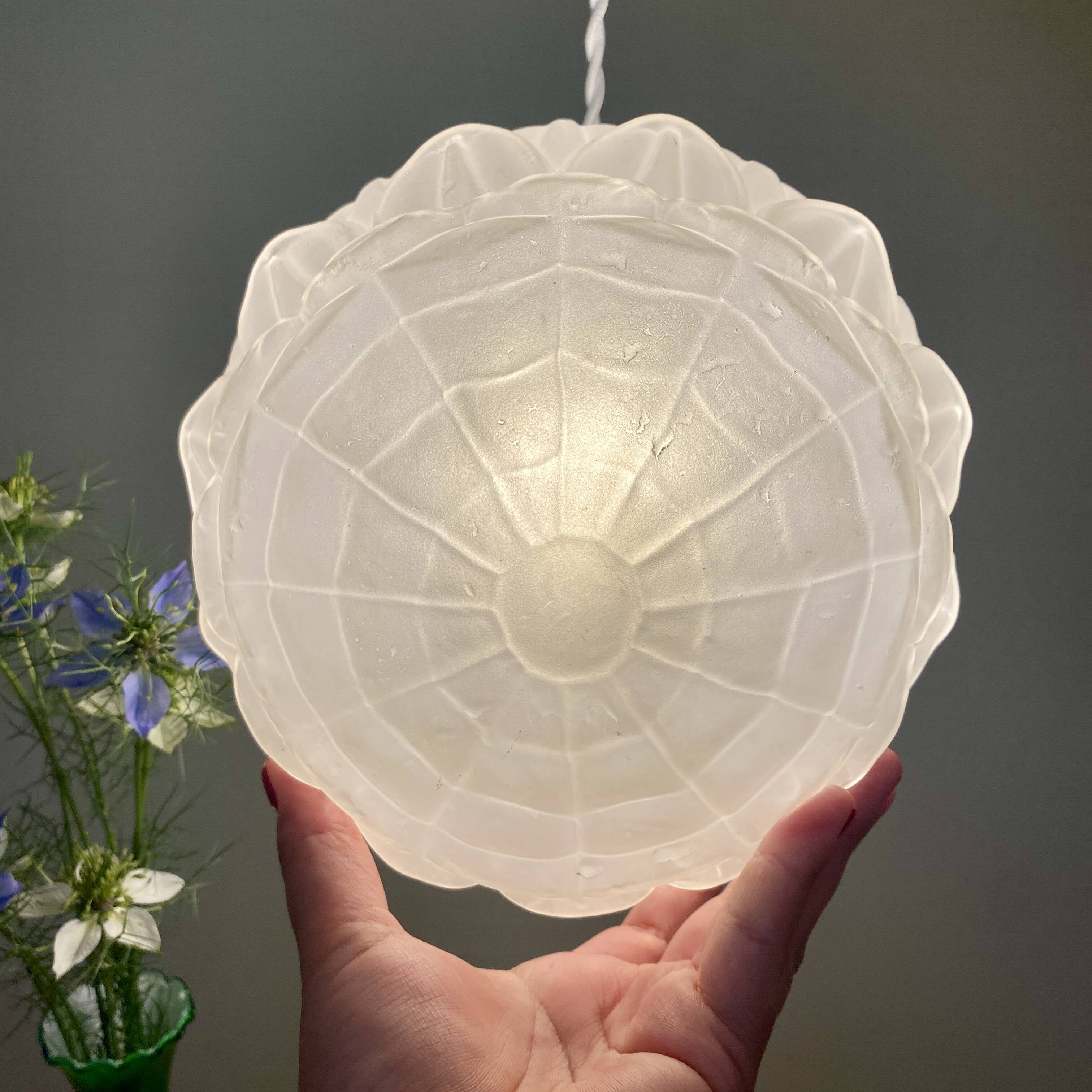 Vintage art deco globe pendant light in frosted glass