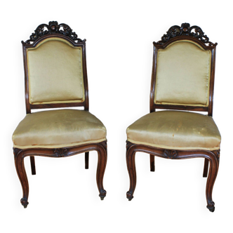Pair of style chairs