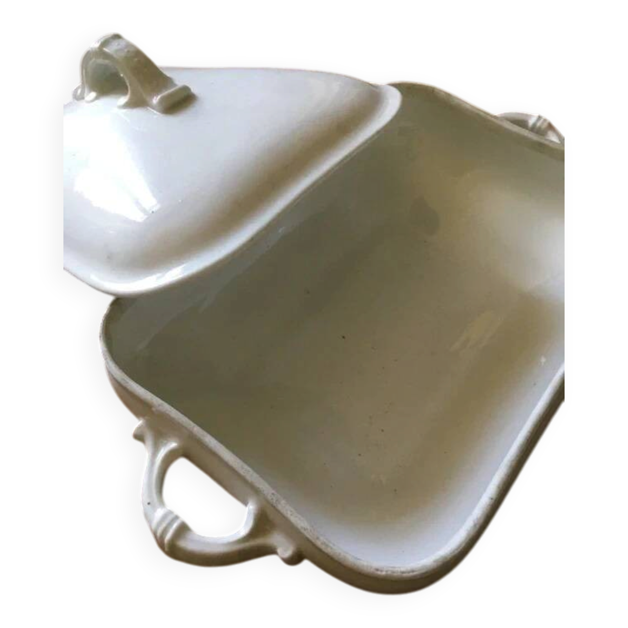 Rare white soup tureen haviland & co limoges h & co l with lid and handles.