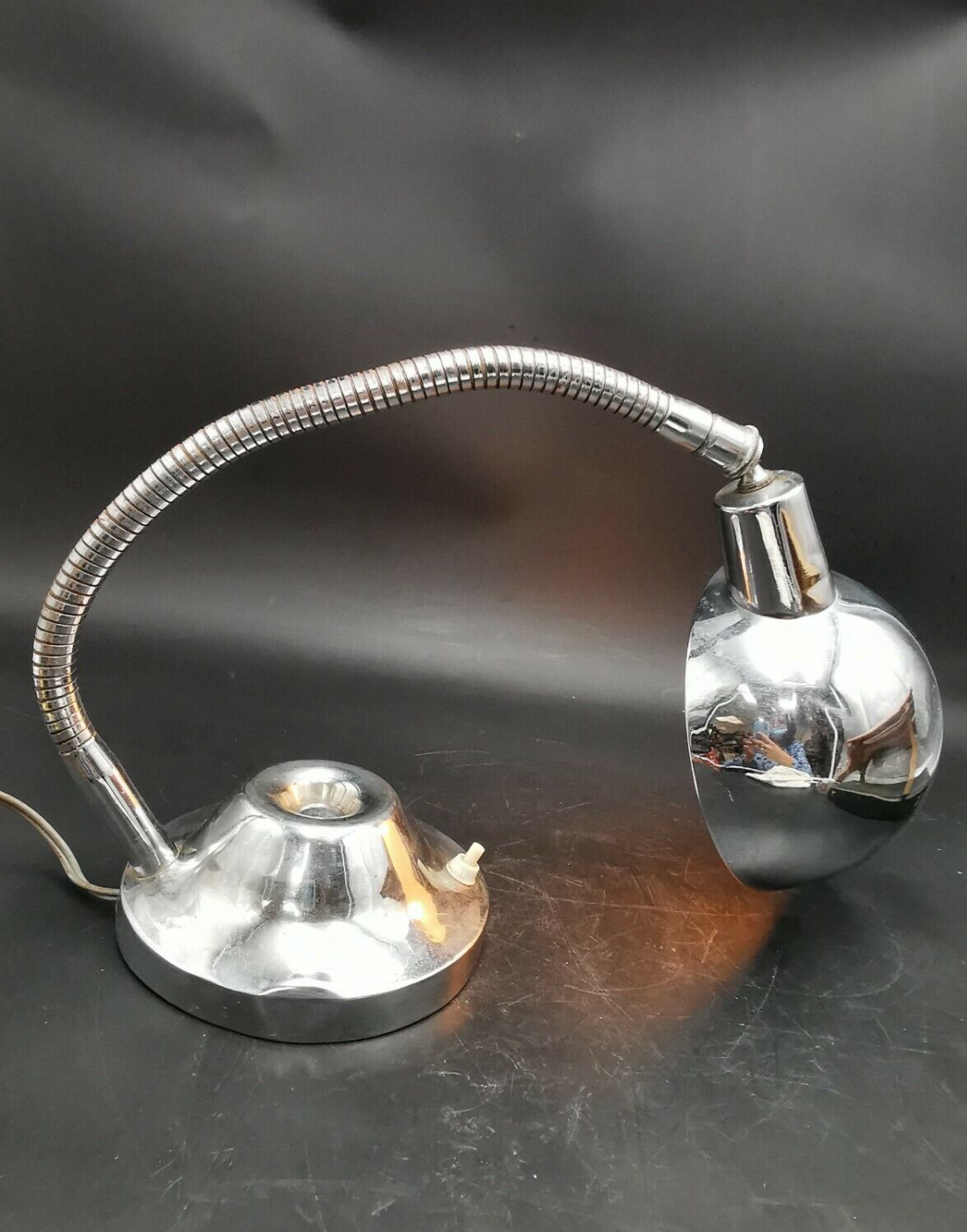Industrial articulated lamp