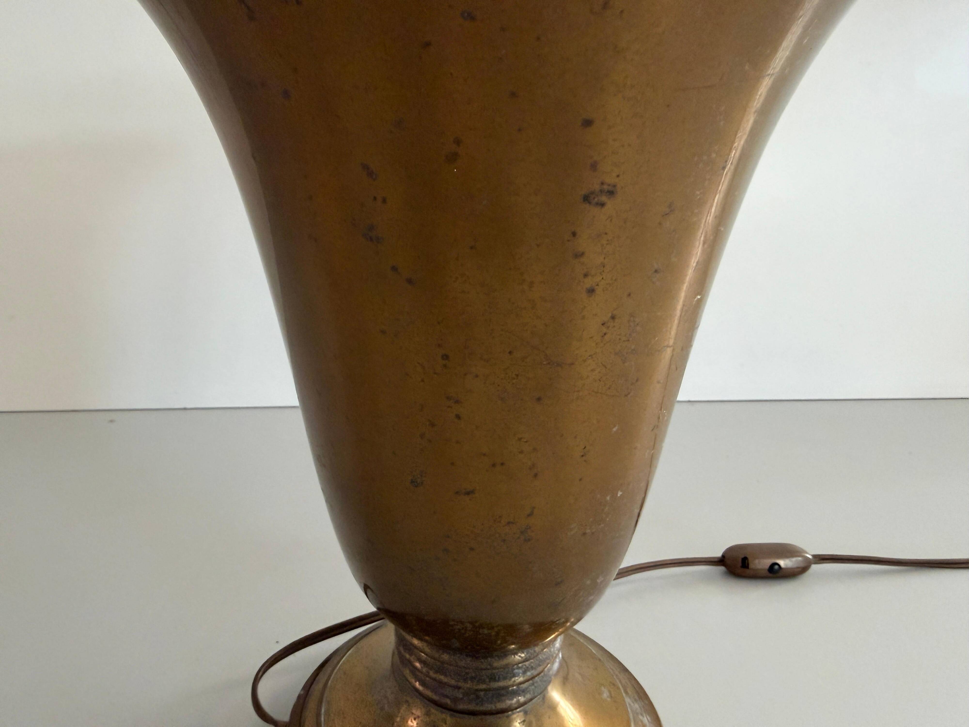 Art Deco conical table lamp in brass by Mazda, 1940s, France