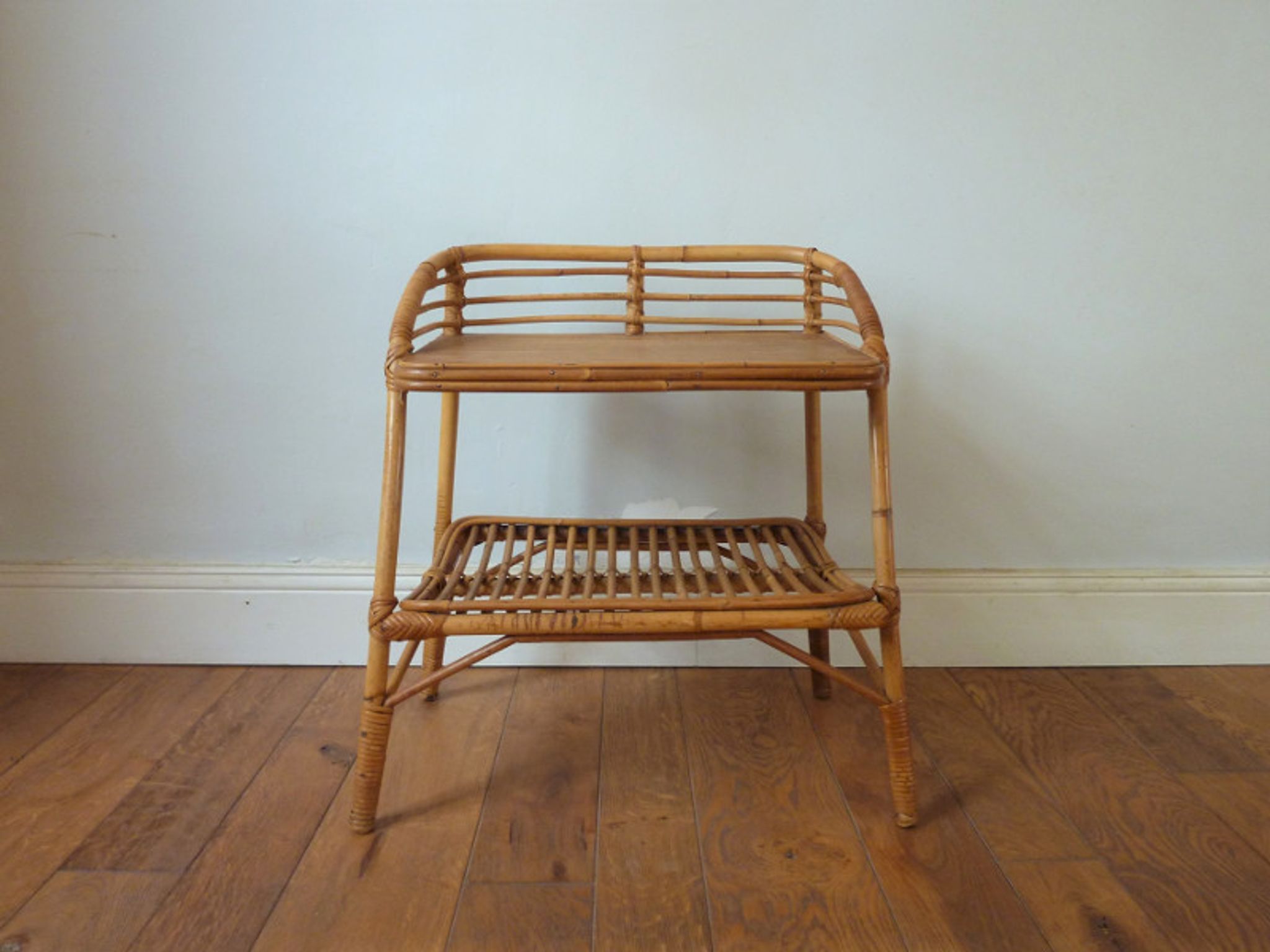 Table de chevet rotin