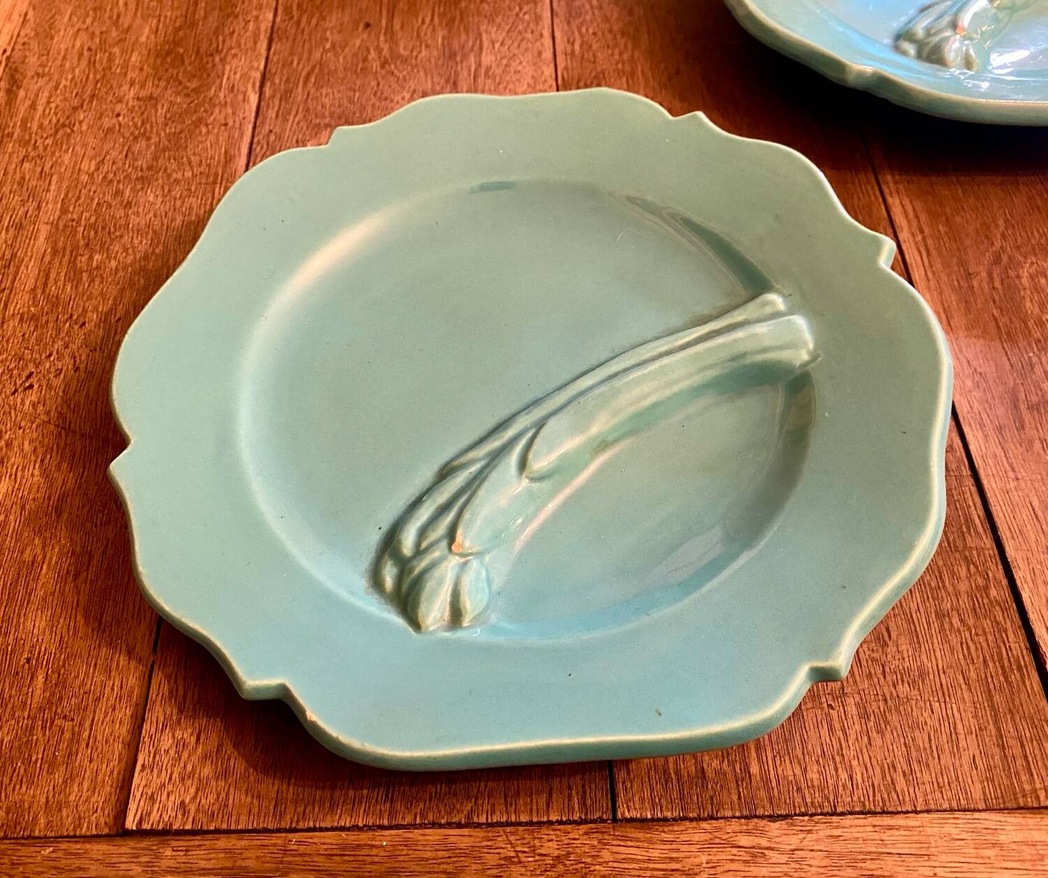 5 vintage barbotine asparagus plates
