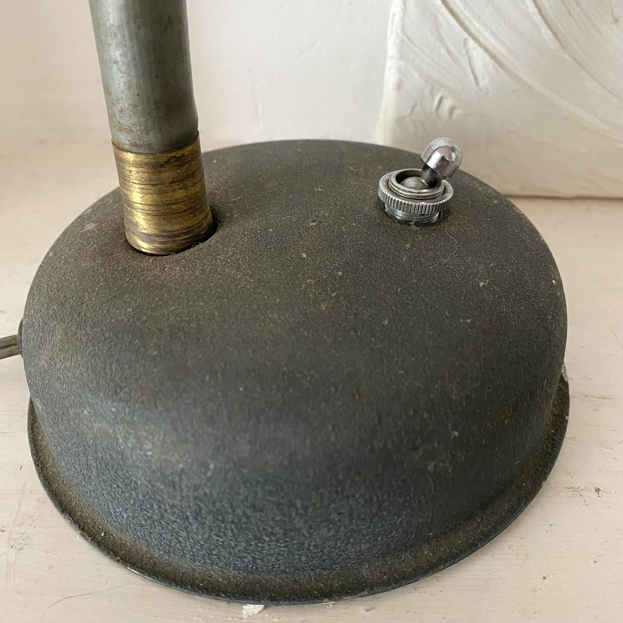 Lampe de bureau industrielle armée  Années 50