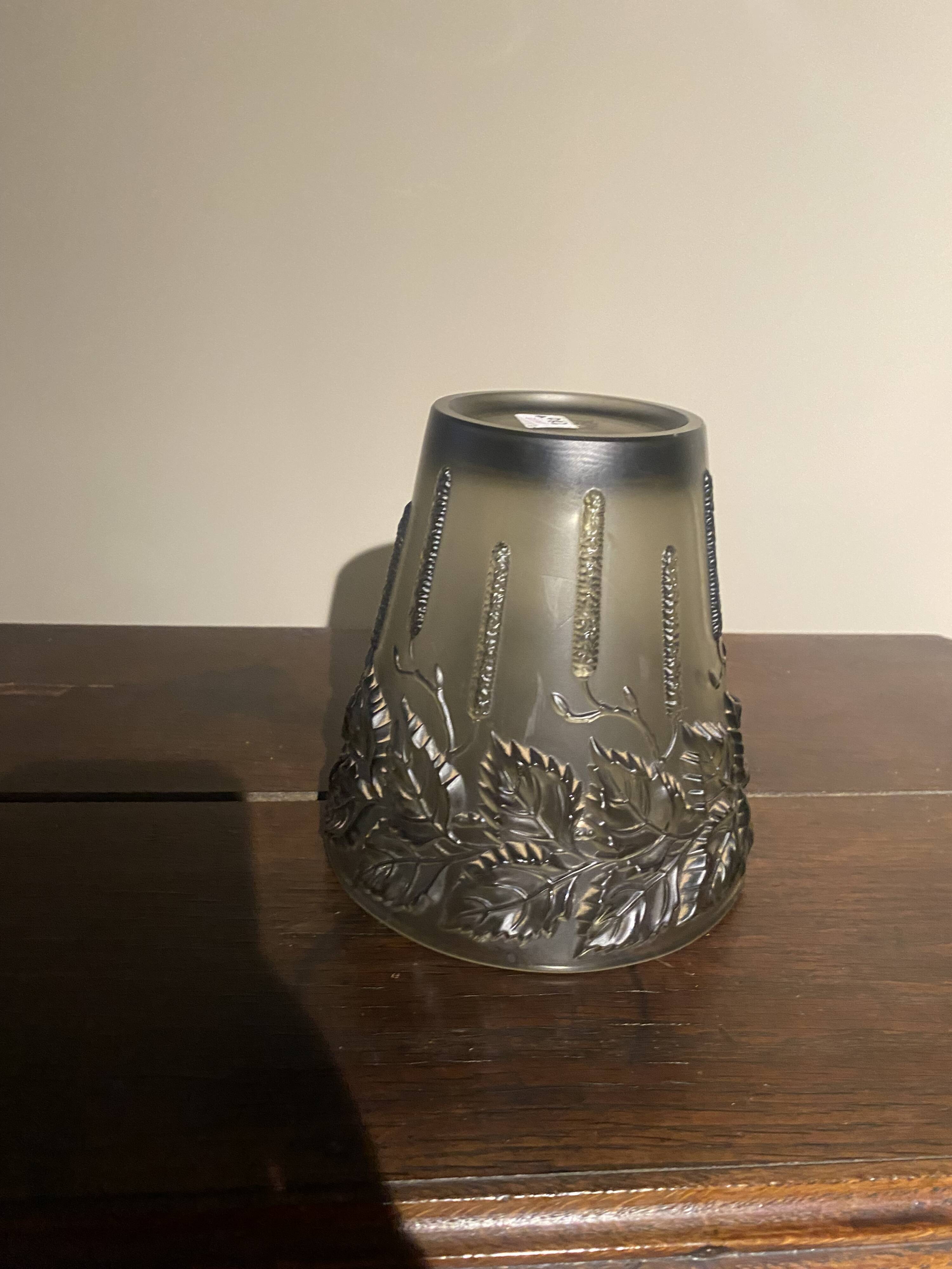 Vase glass paste leaves