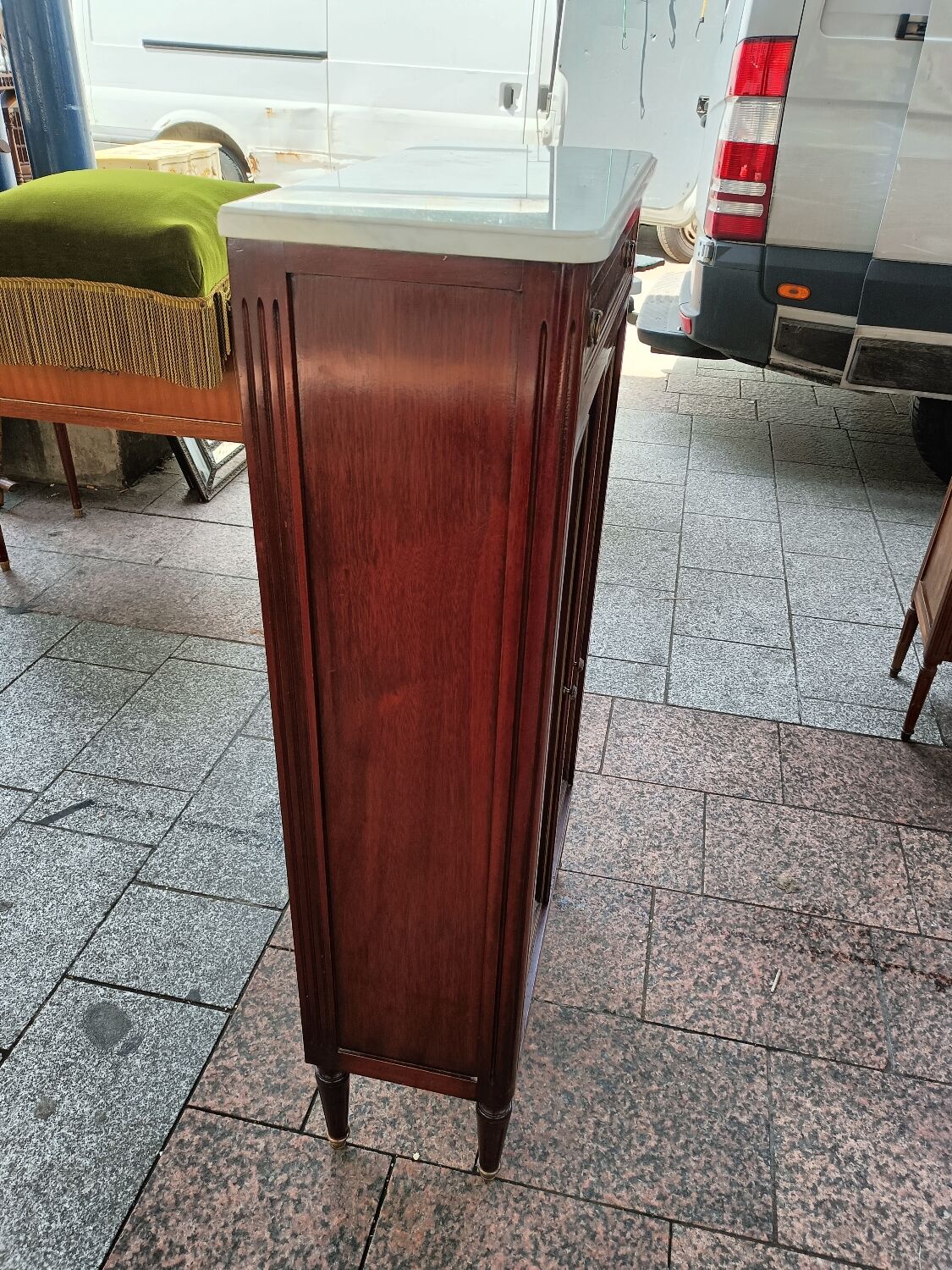 Bookcase forming showcase styleLouis XVI marble top