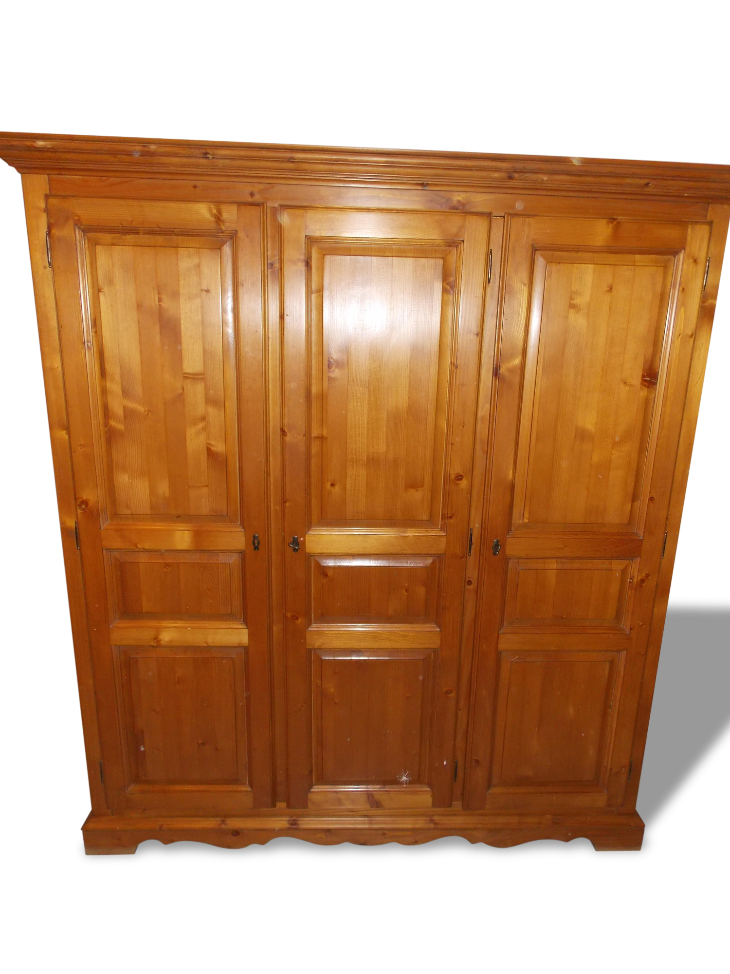 Armoire 3 portes en pin massif teinté miel patiné Selency