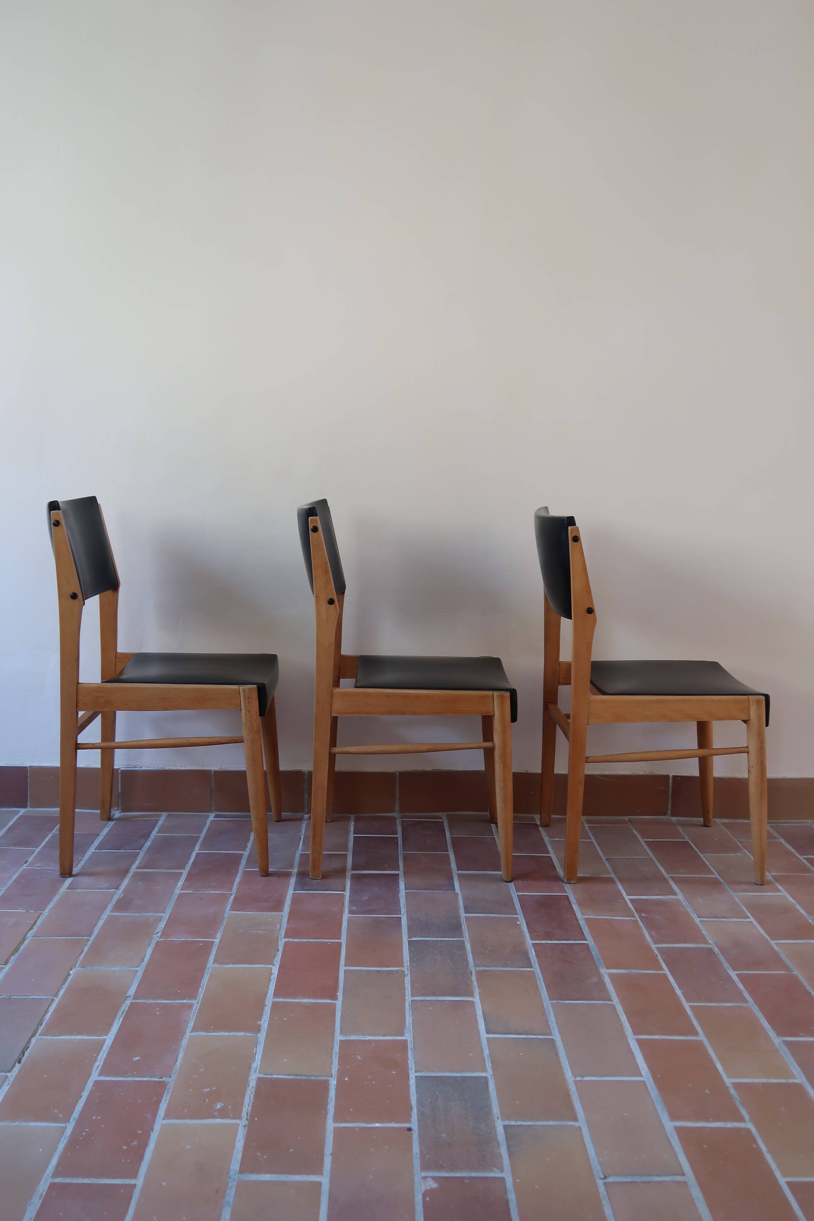 3 chaises scandinaves skaï noir