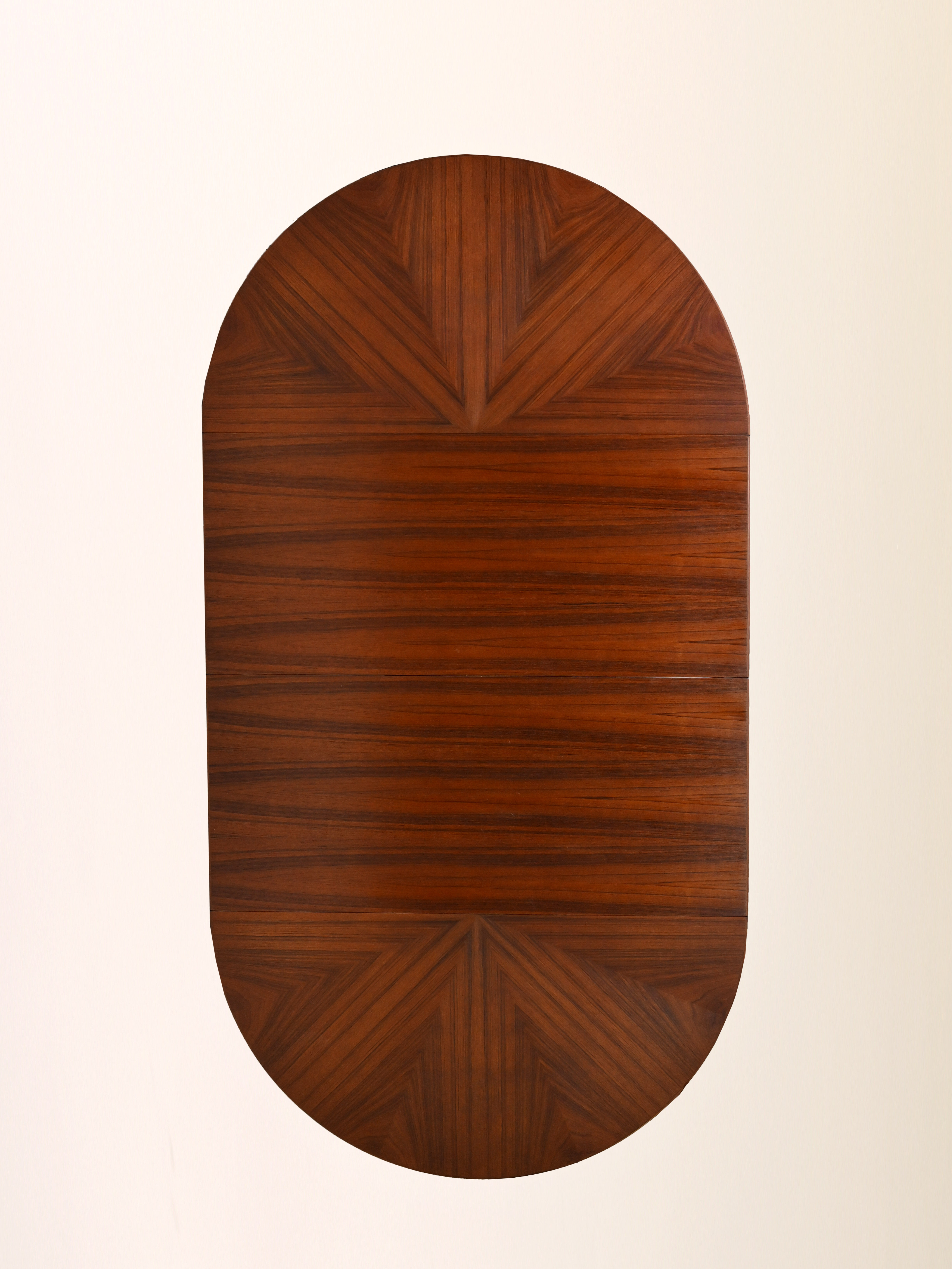 Scandinavian extending table by David Rosen