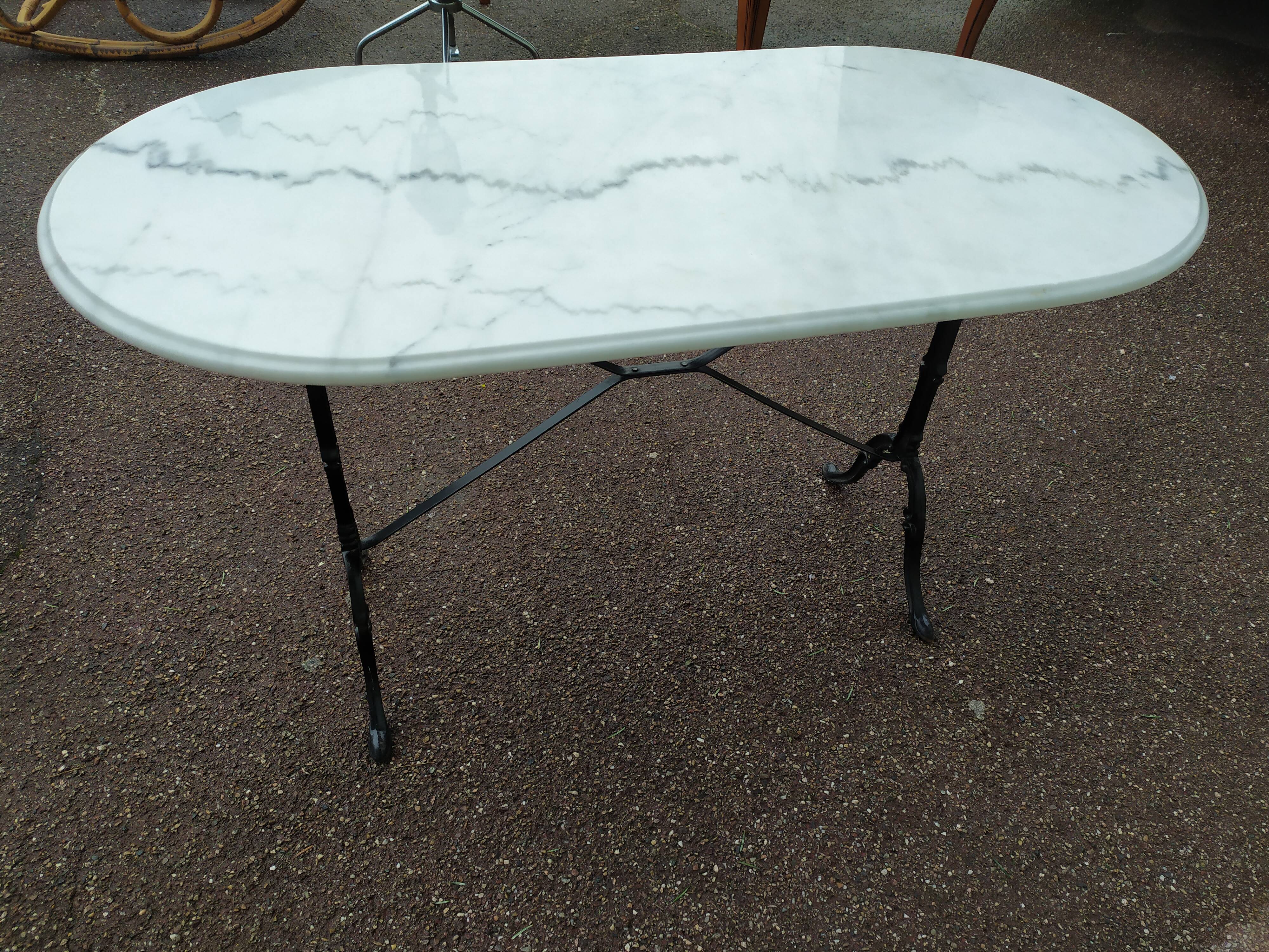 Table de Bistrot en Marbre Ovale