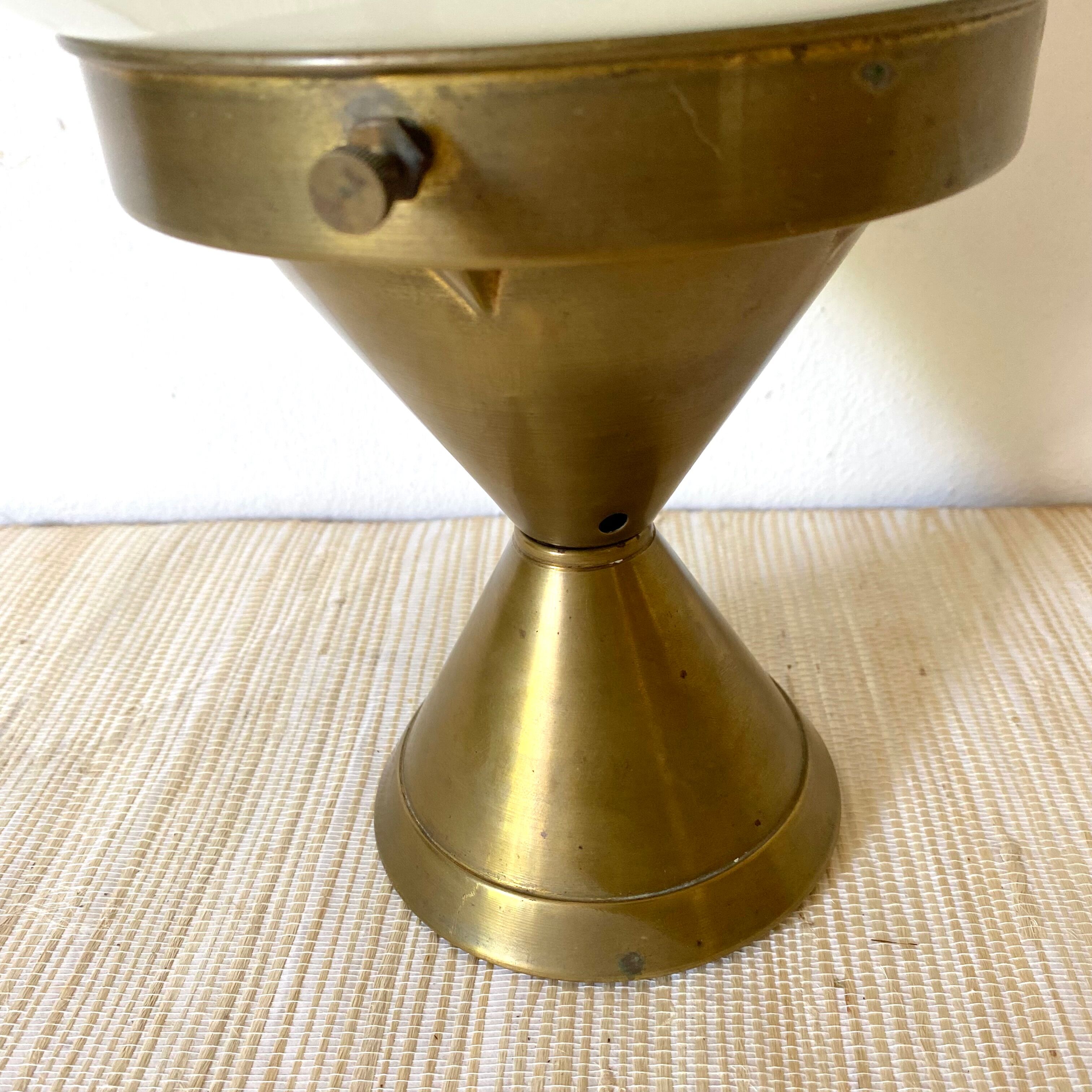 Plafonnier boule en opaline