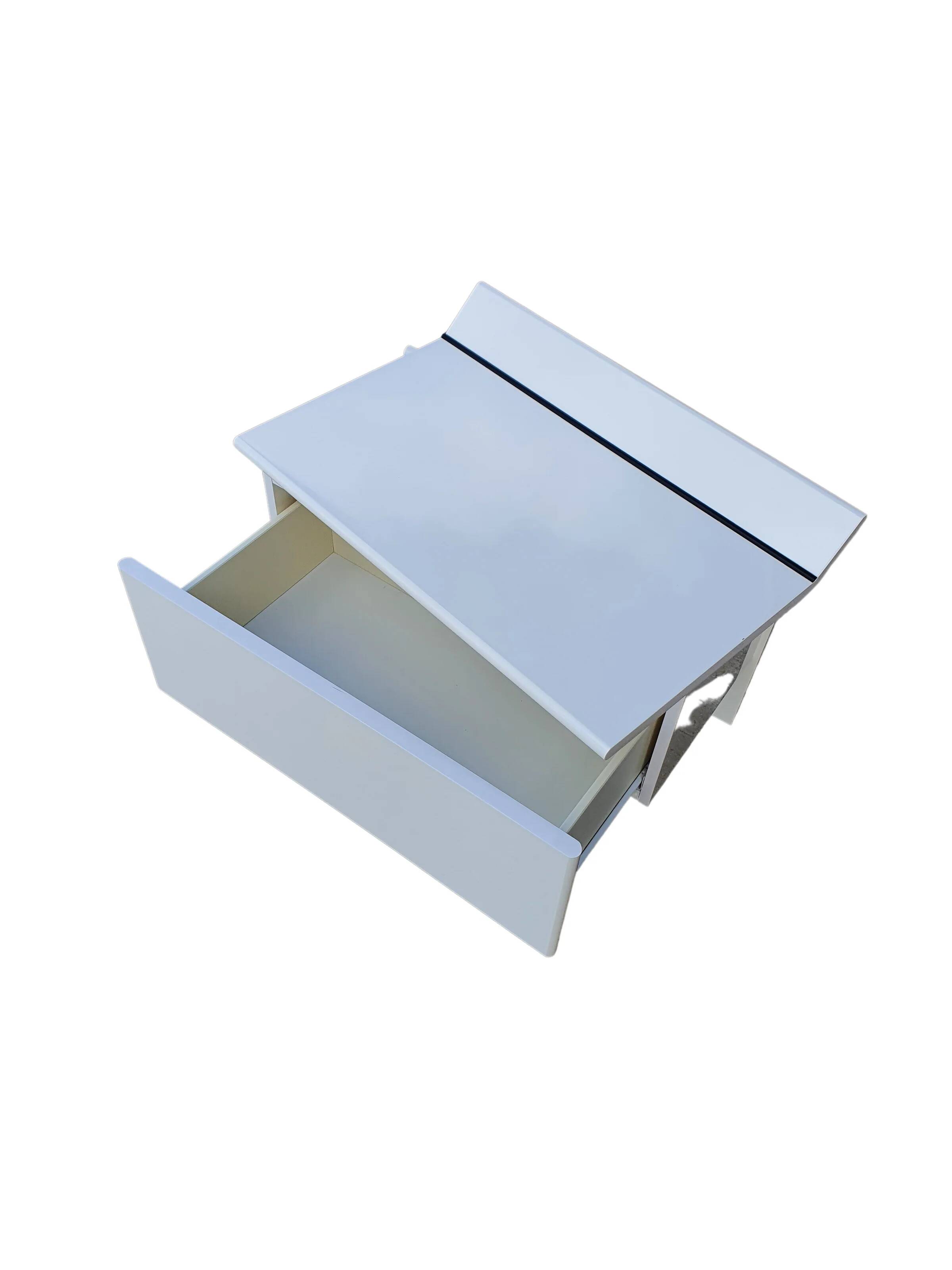 2 B&B Italia bedside tables / night stands