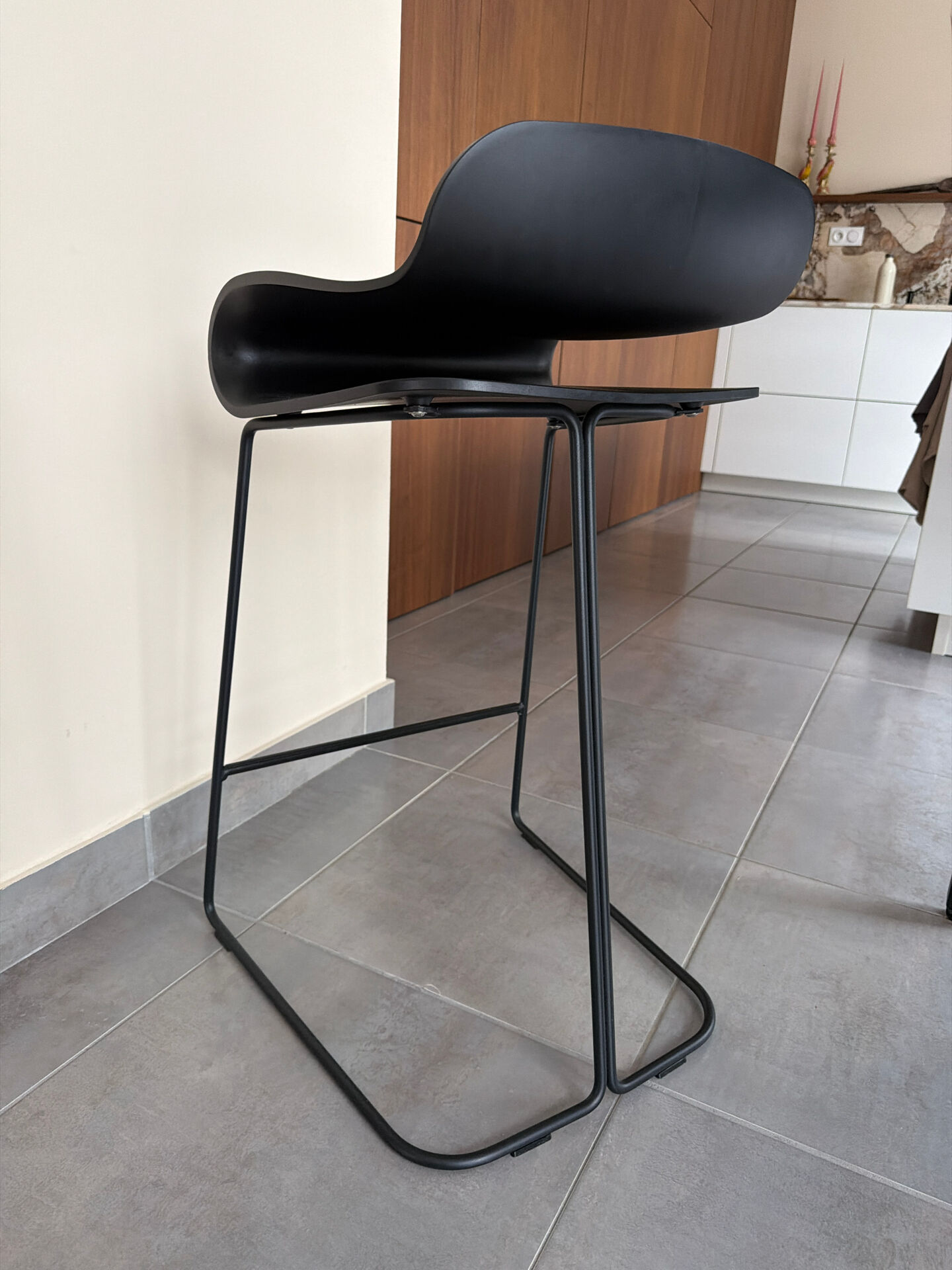 4 tabourets design BCN noirs