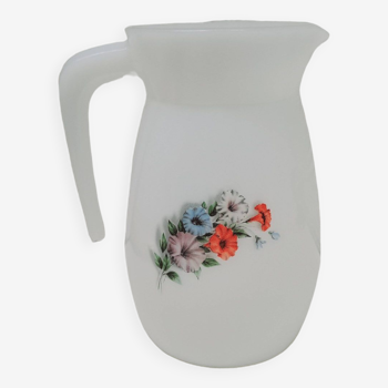 Arcopal milk pitcher