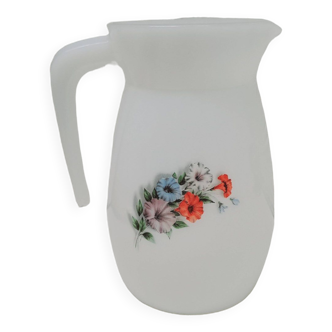 Arcopal milk pitcher