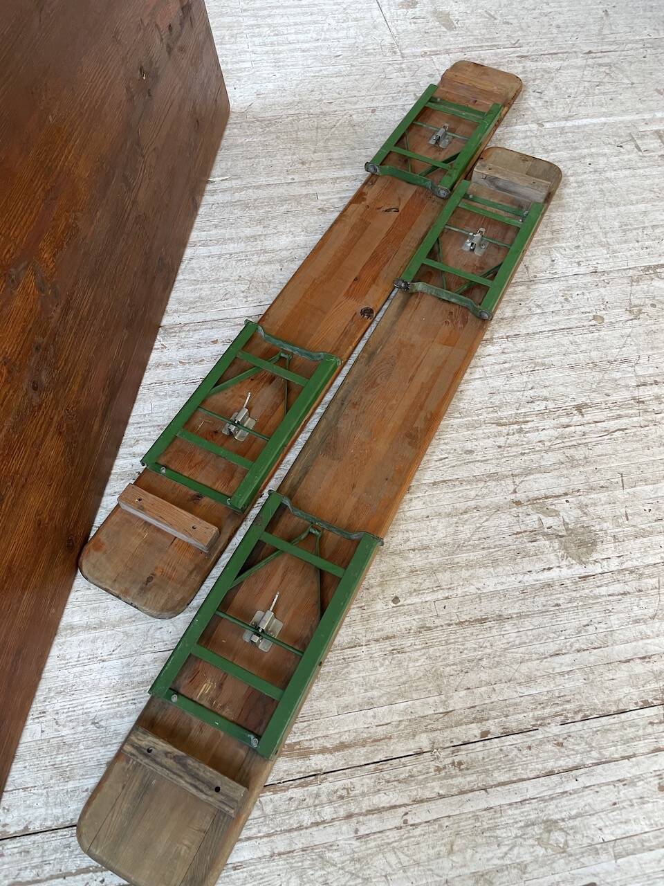 Guinguette table and its 2 benches