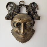 Masque en bronze