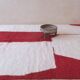 Tapis rouge et blanc contemporain - 346 x 246 cm