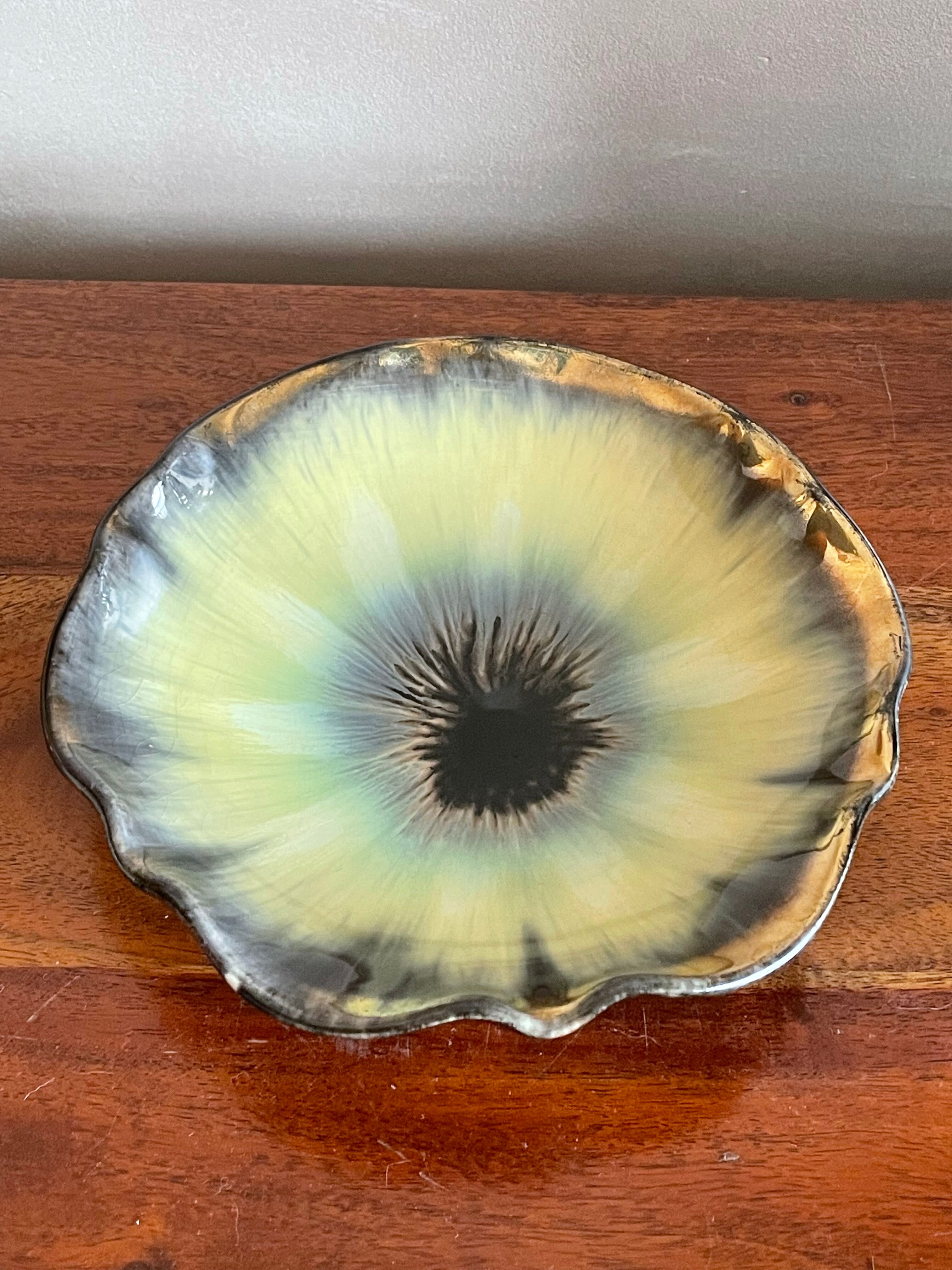 Empty cup flower pocket