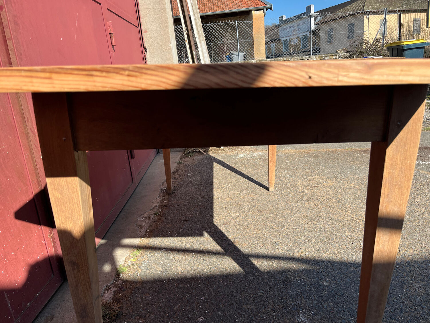 Spindle leg farm table