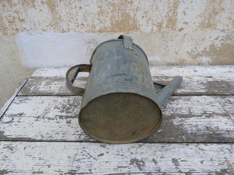 Former zinc watering can