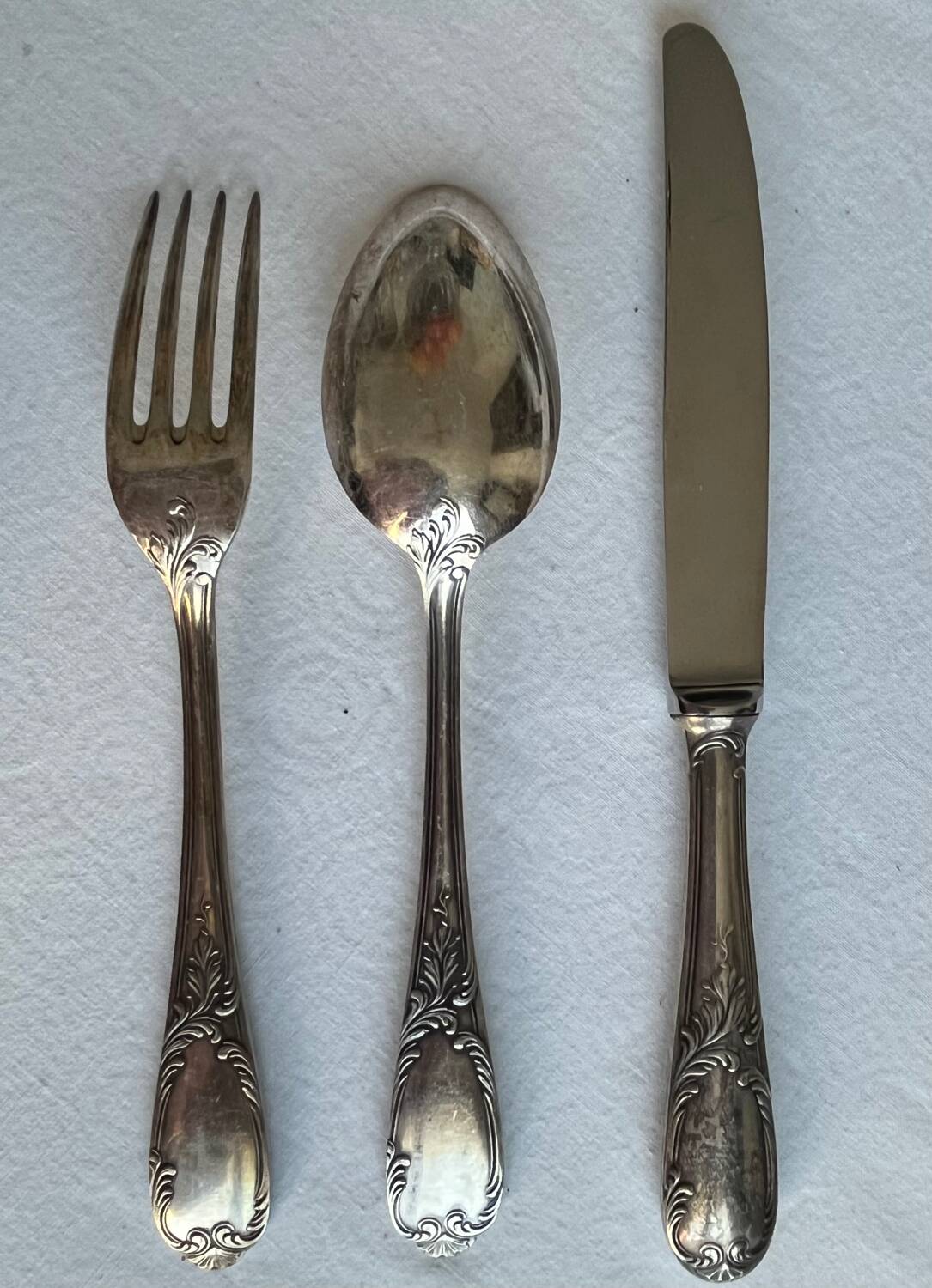 Silver metal cutlery (18 pieces)
