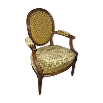Louis XVI period armchair with medallion backrest