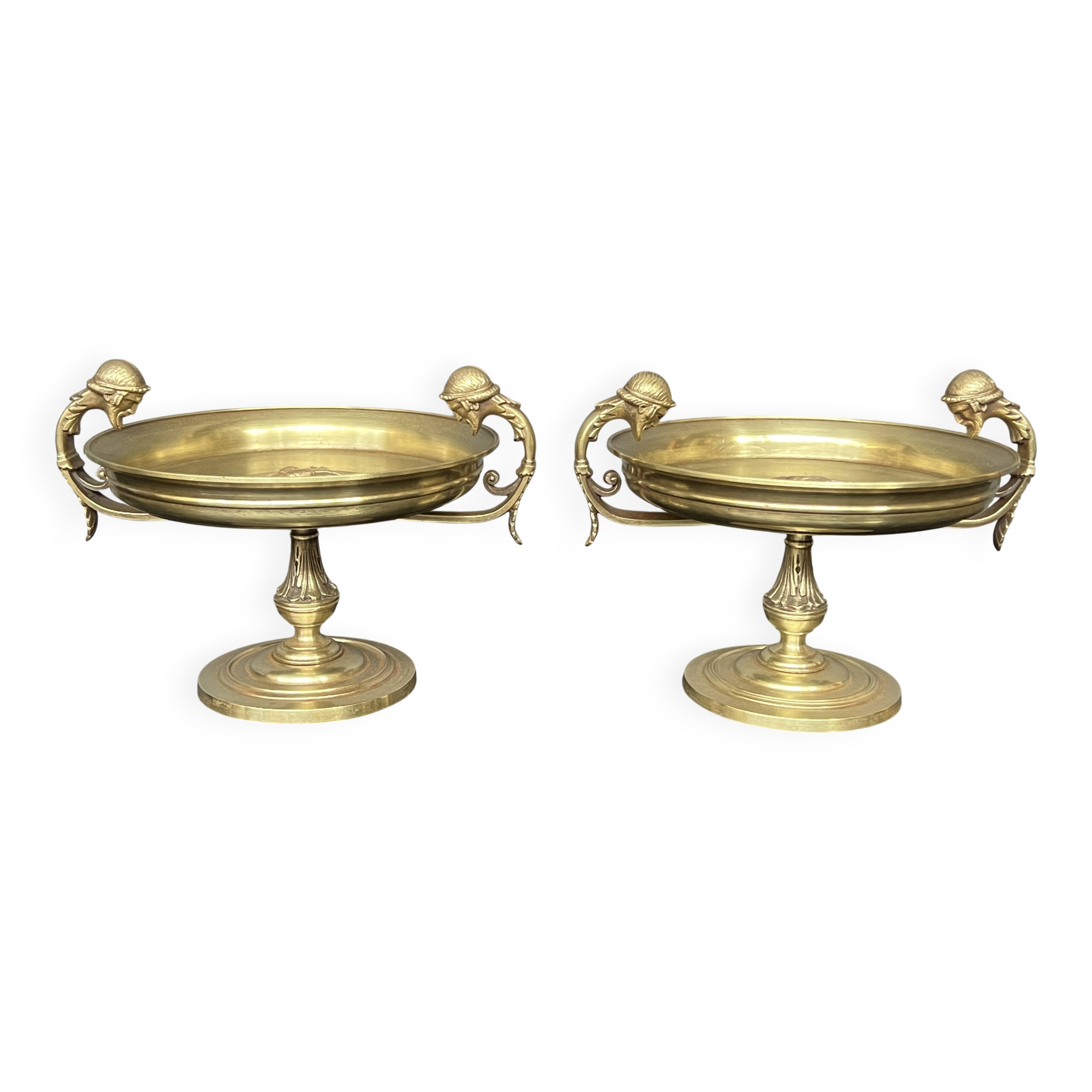 Paire de coupes à bonbons en bronze.