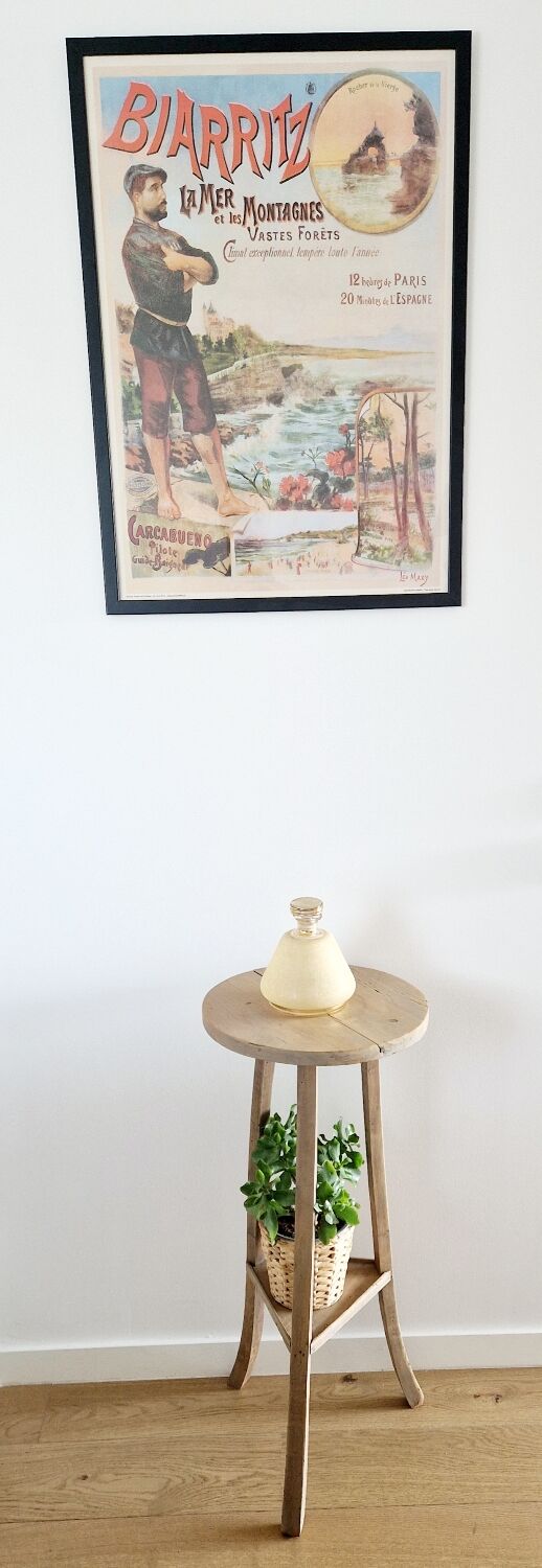 Old pedestal table driftwood