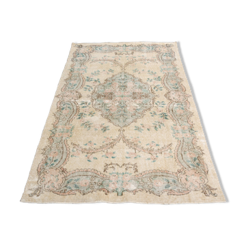 Tapis floral géométrique Oushak