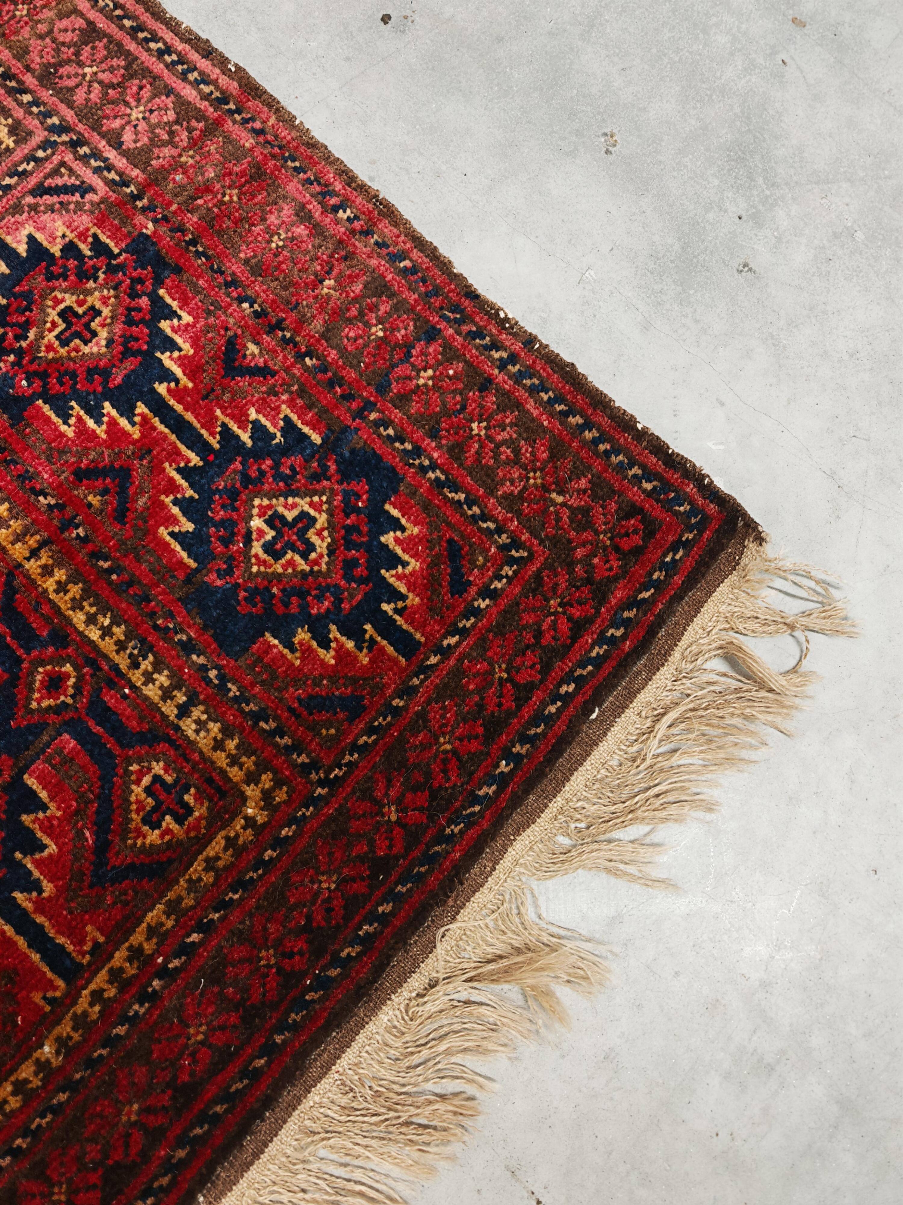 Vintage Baluch prayer rug in wool, Afghanistan 1940s.