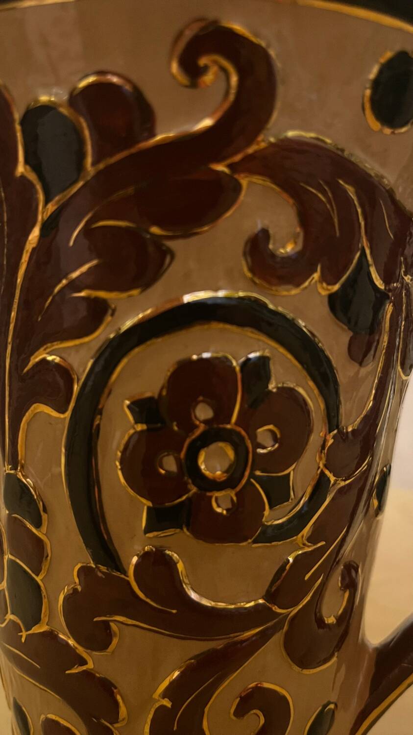 Vintage Deruta sign vase