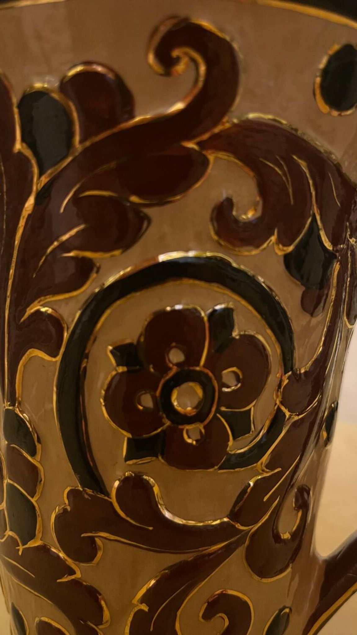 Vintage Deruta sign vase