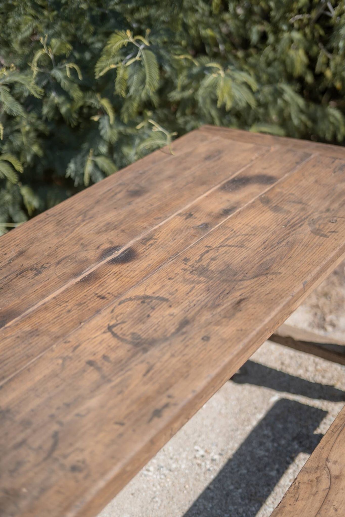 Table and benches set