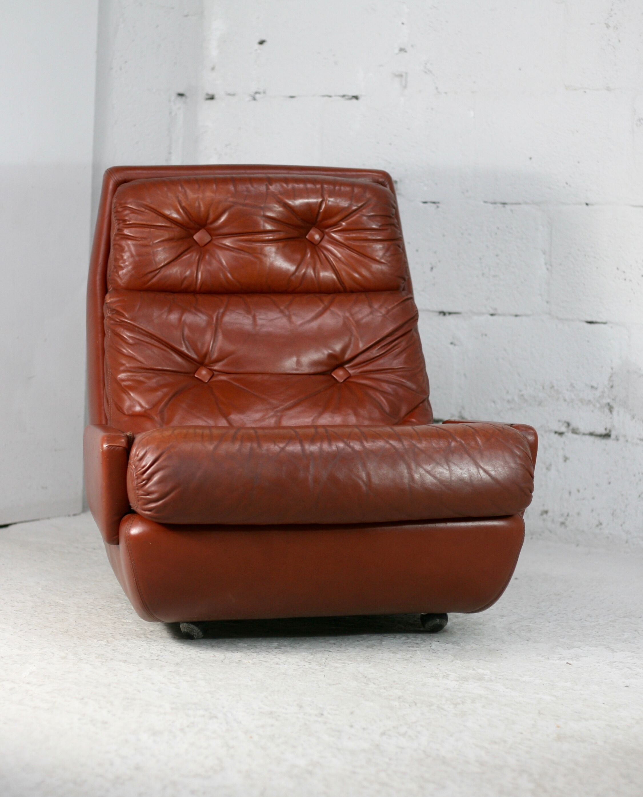 Easy chair "space age". Jean Prévost, France, leather, circa 1970